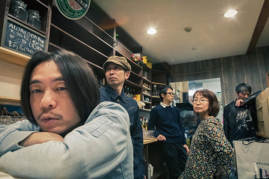 バンド「芥(あくた)」のメンバー写真